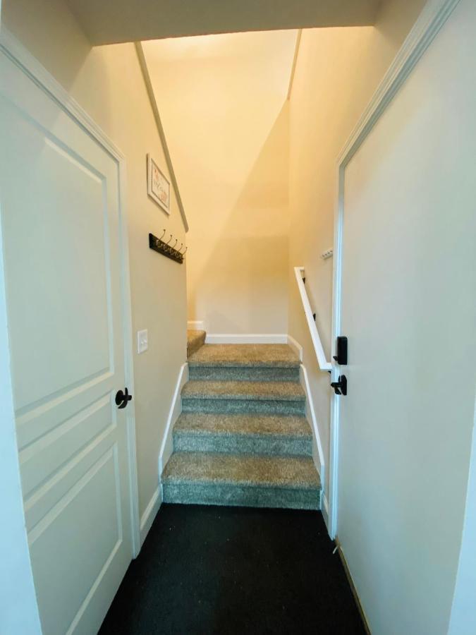 Beautiful 2 Bedroom 1 Bath Apartment With Private Garage Anchorage Eksteriør bilde