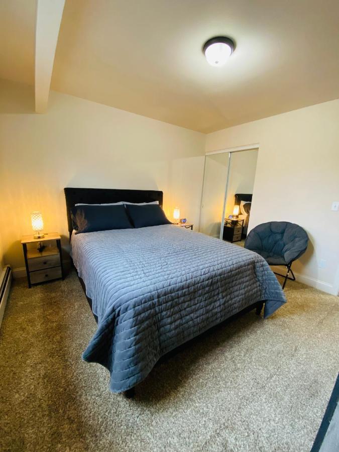 Beautiful 2 Bedroom 1 Bath Apartment With Private Garage Anchorage Eksteriør bilde