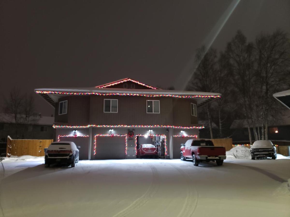 Beautiful 2 Bedroom 1 Bath Apartment With Private Garage Anchorage Eksteriør bilde